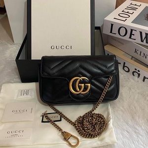 🎊SUPER CUTE! 🎈 GUCCI GG MARMONT FLAP BAG MATELASSE SUPER MINI CROSSBODY BAG 🎁